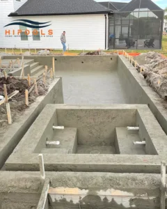 Swimming pool construction contractors2