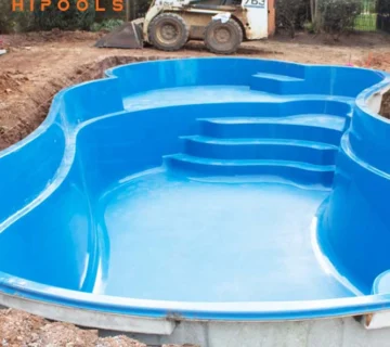 fiberglass Plunge Pool in small Backyard.